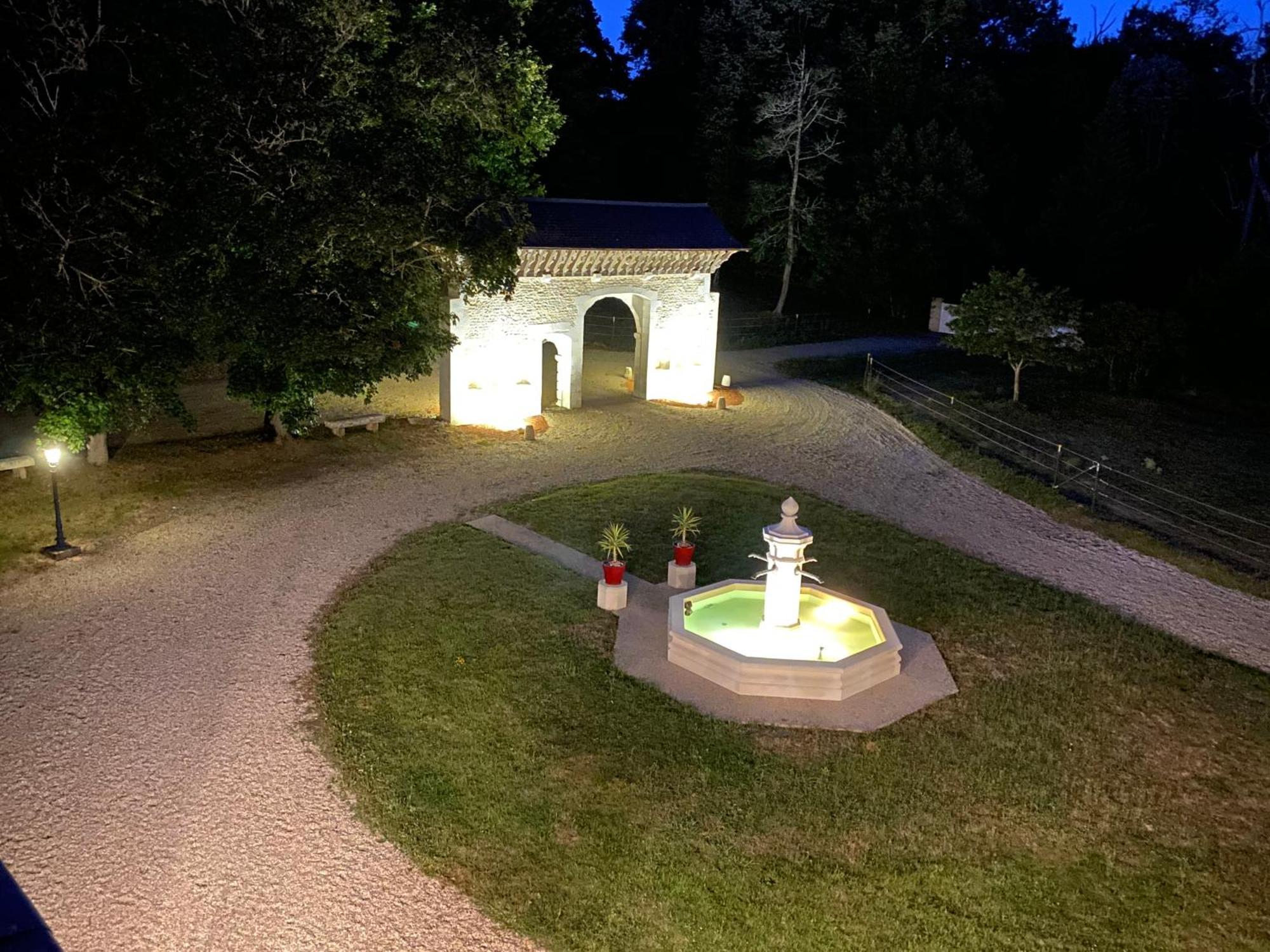 Chateau De Bellevue B&B Et Appartements Avec Piscine Saisonal Chauffee Et Chambres Partout Climatisees Saint-Avit  Εξωτερικό φωτογραφία
