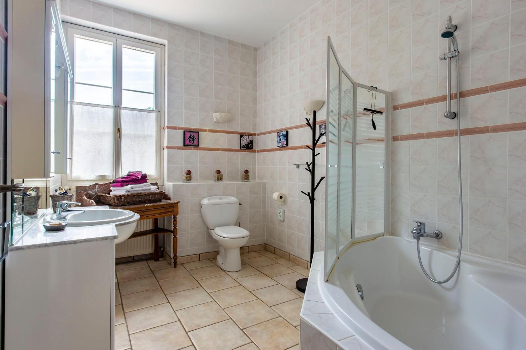 Chateau De Bellevue B&B Et Appartements Avec Piscine Saisonal Chauffee Et Chambres Partout Climatisees Saint-Avit  Δωμάτιο φωτογραφία