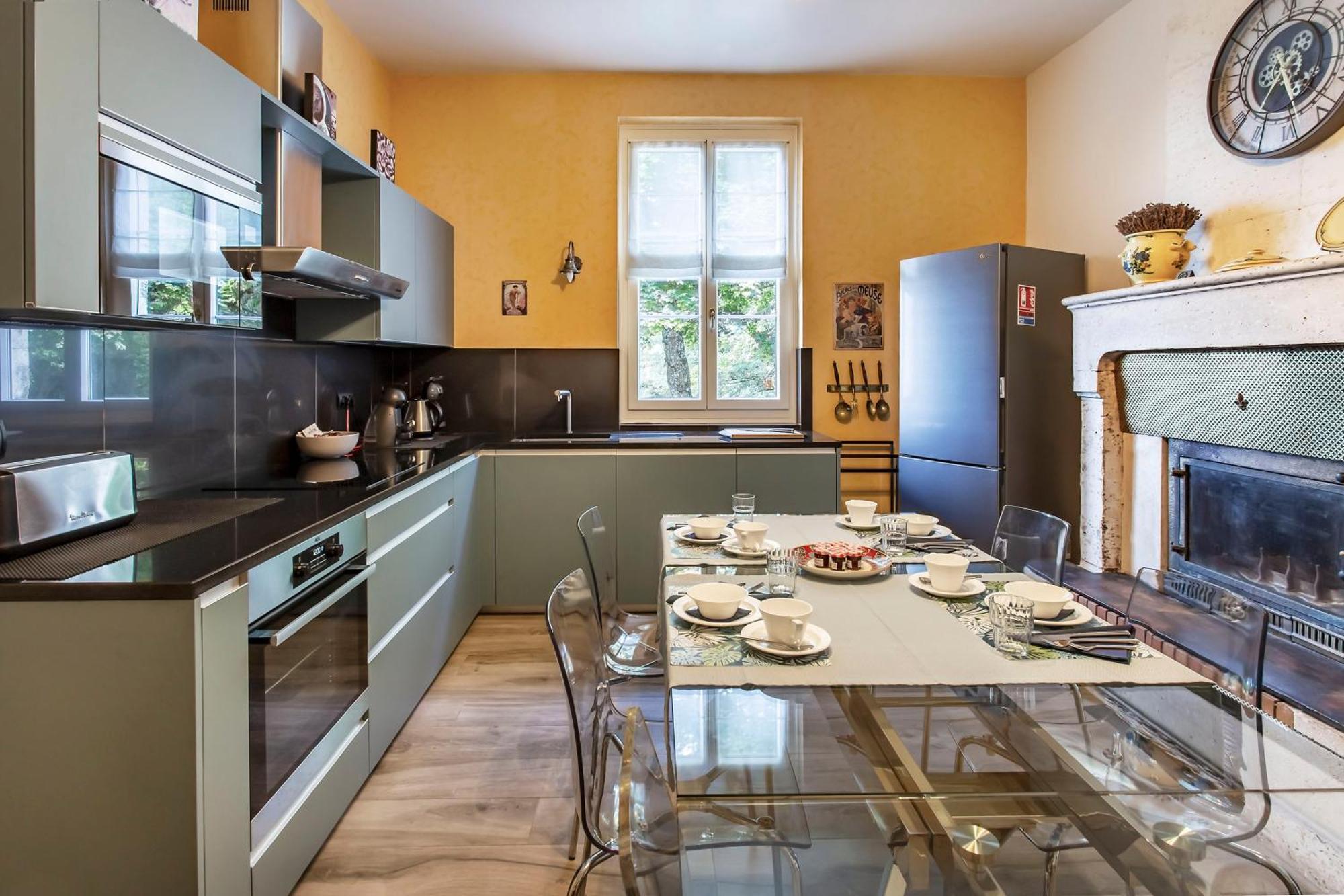 Chateau De Bellevue B&B Et Appartements Avec Piscine Saisonal Chauffee Et Chambres Partout Climatisees Saint-Avit  Δωμάτιο φωτογραφία