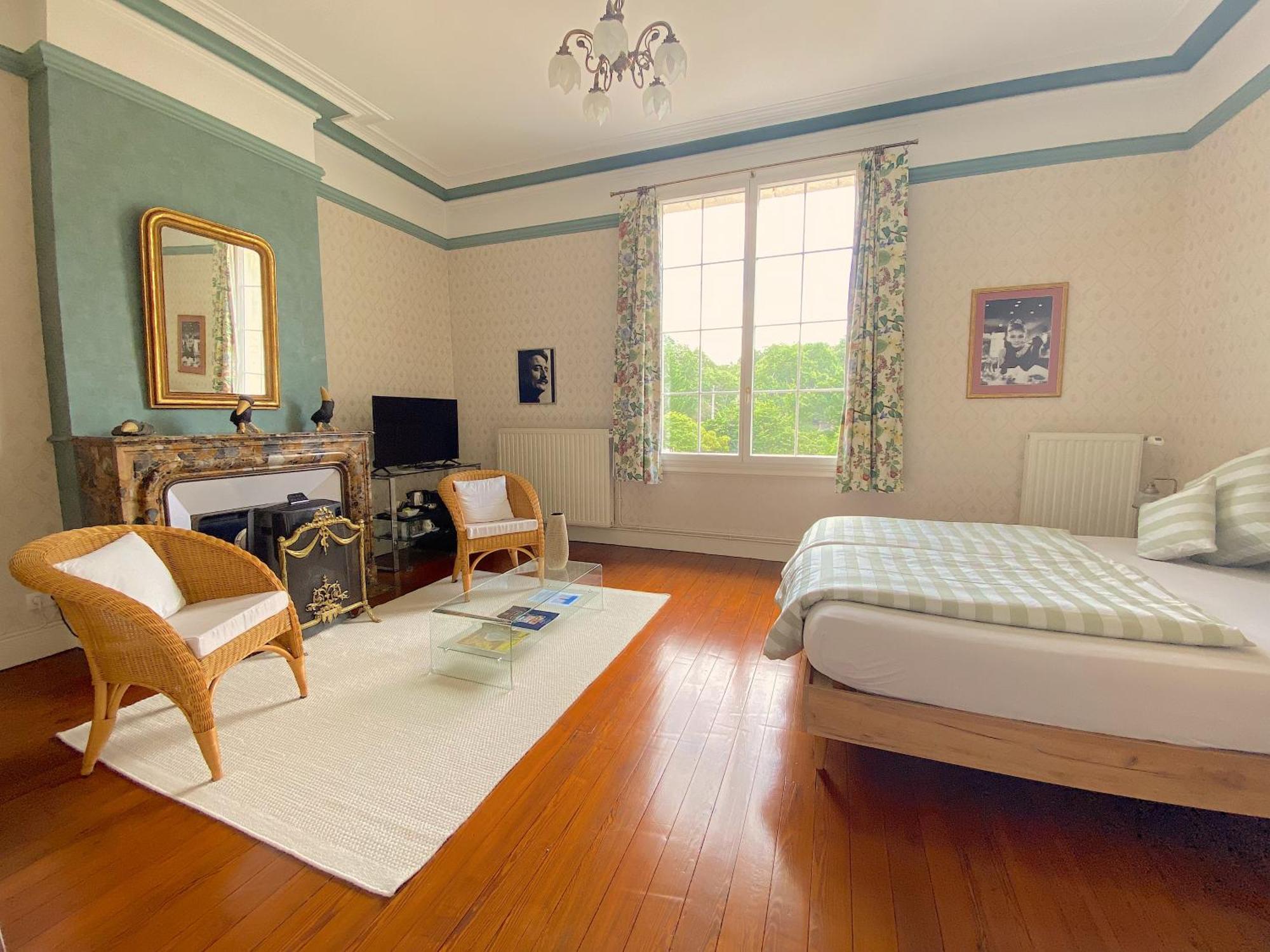 Chateau De Bellevue B&B Et Appartements Avec Piscine Saisonal Chauffee Et Chambres Partout Climatisees Saint-Avit  Εξωτερικό φωτογραφία